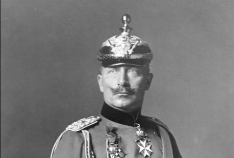 Capacete com ponta comprida. © Bundesarchiv Bild 146-1991-076-14A
